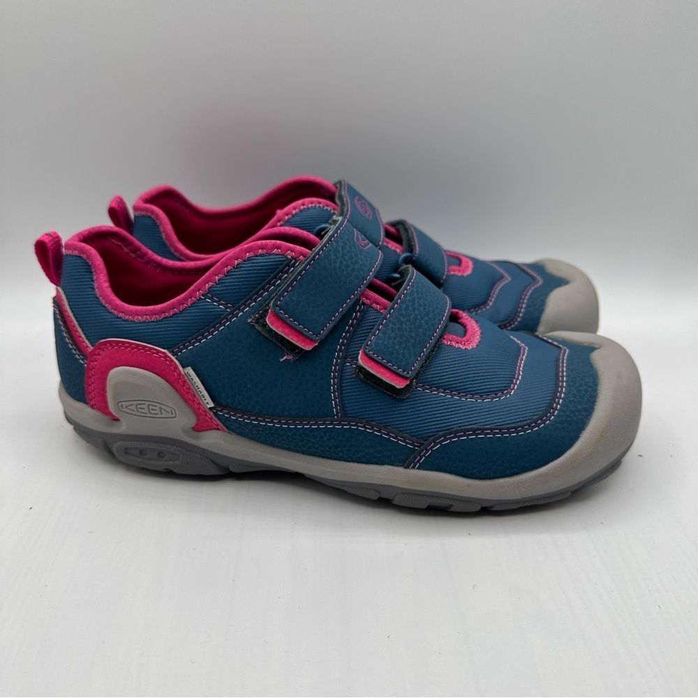 New Keen Knotch Hollow Double Strap Trainer Sneakers Youth US 5 Blue Pink
